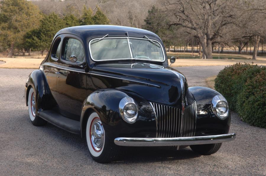  Ford DeLuxe 5-Window Coupe Custom 1939 года  (фото 9 из 11)